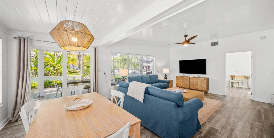 The Cottage dining table-DSC02315