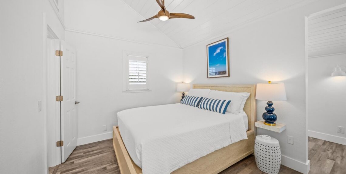 The Sea Loft bedroom-DSC02567