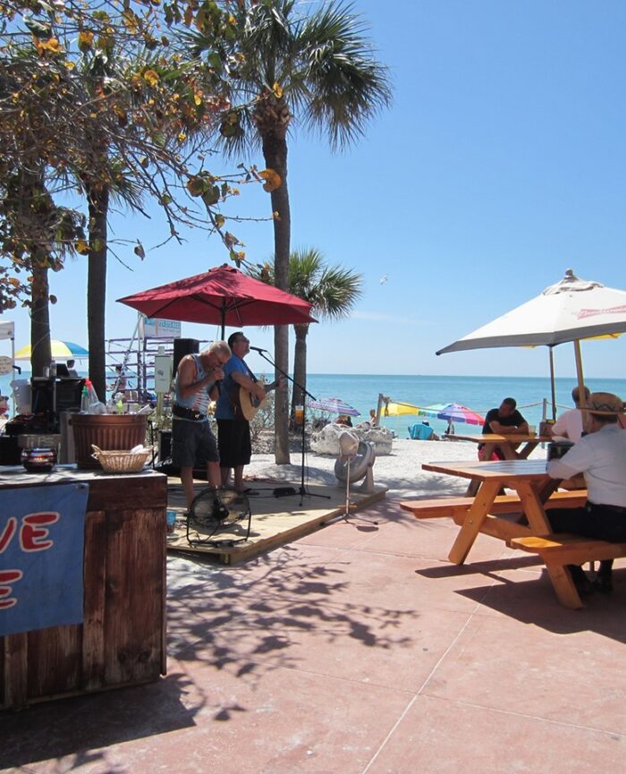 RESTAURANT Paradise Grill Pass A_Grille_Beach_Saint_Petersburg