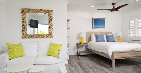 Gardenia bedroom, white and blue with yellow accents