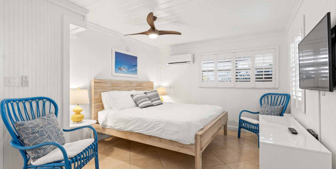 HIBISCUS bedroom